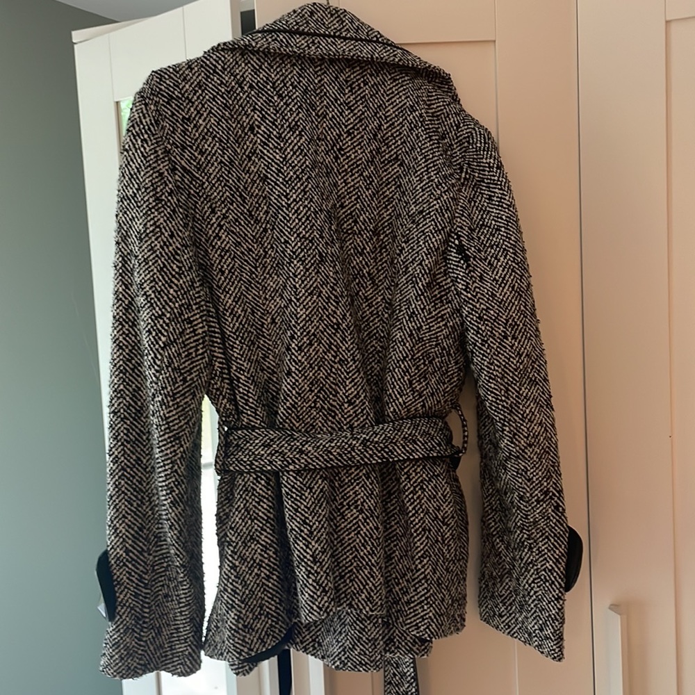 Short coat - Picture 4 of 4